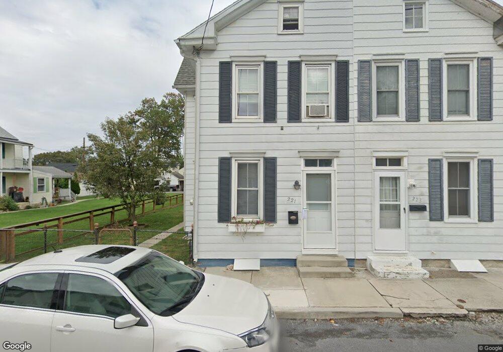 221 E Locust St, Mechanicsburg, PA 17055 - photo 1