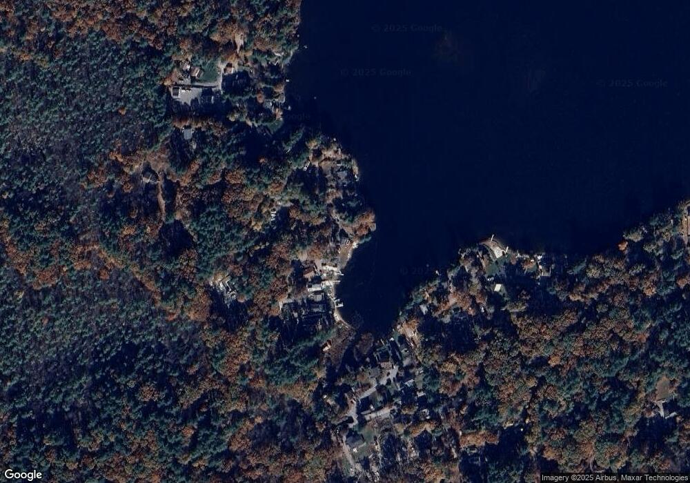 152 W Shore Dr, Pelham, NH 03076 - photo 1