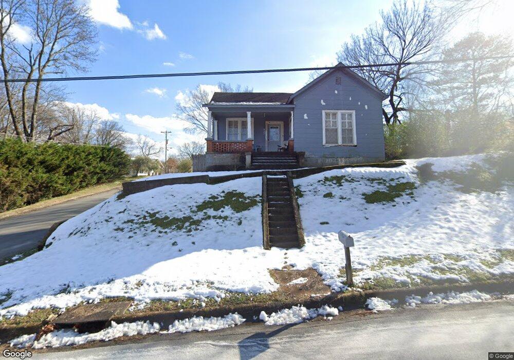 1224 E Limestone St, Florence, AL 35630 - photo 1