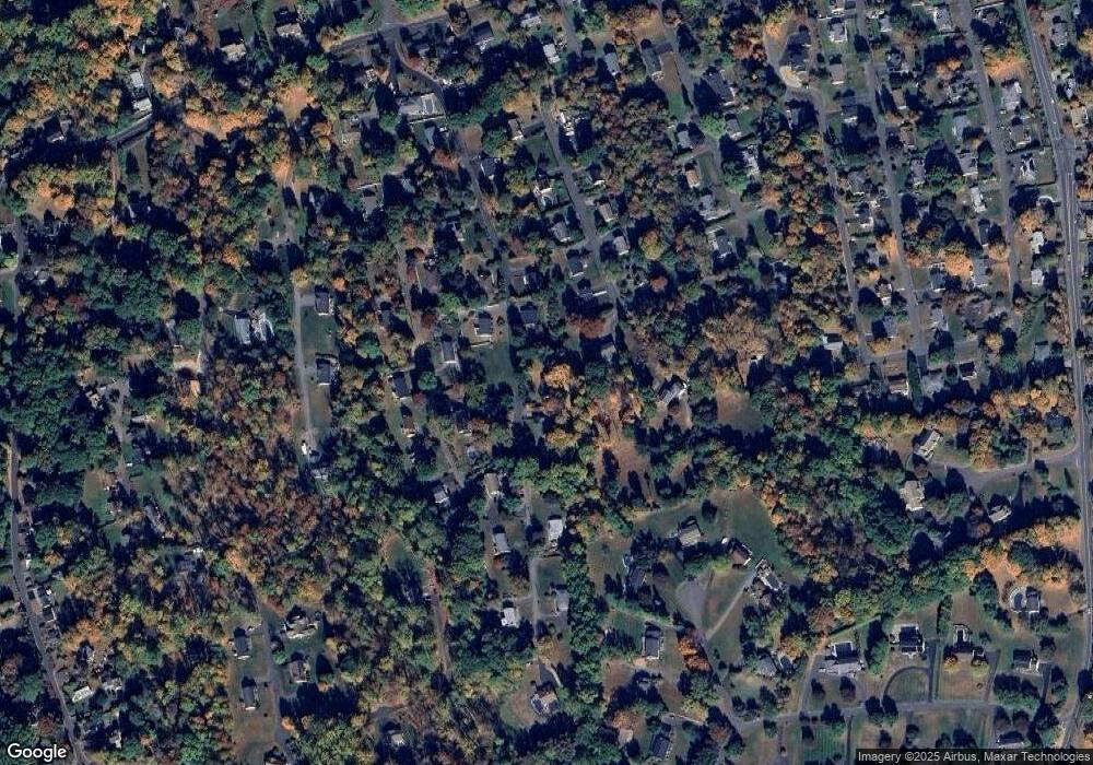 11 Hillview Dr E, New Fairfield, CT 06812 - photo 1