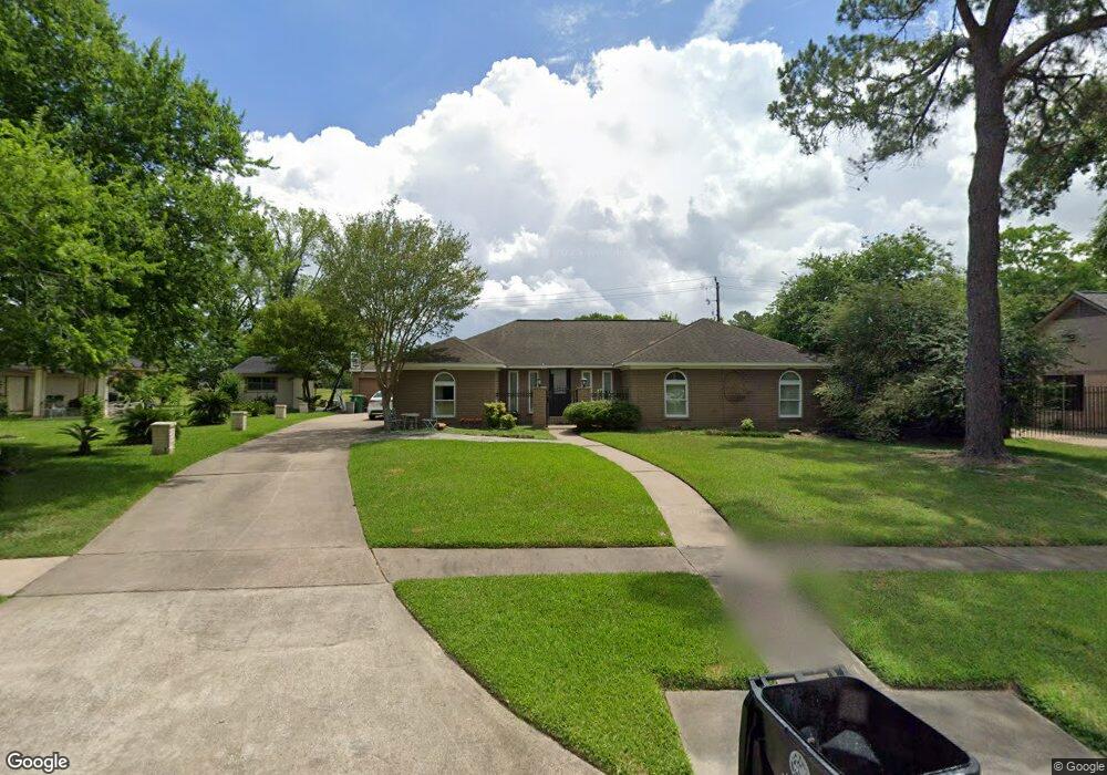 7822 Maple Tree Dr, Houston, TX 77088 - photo 1