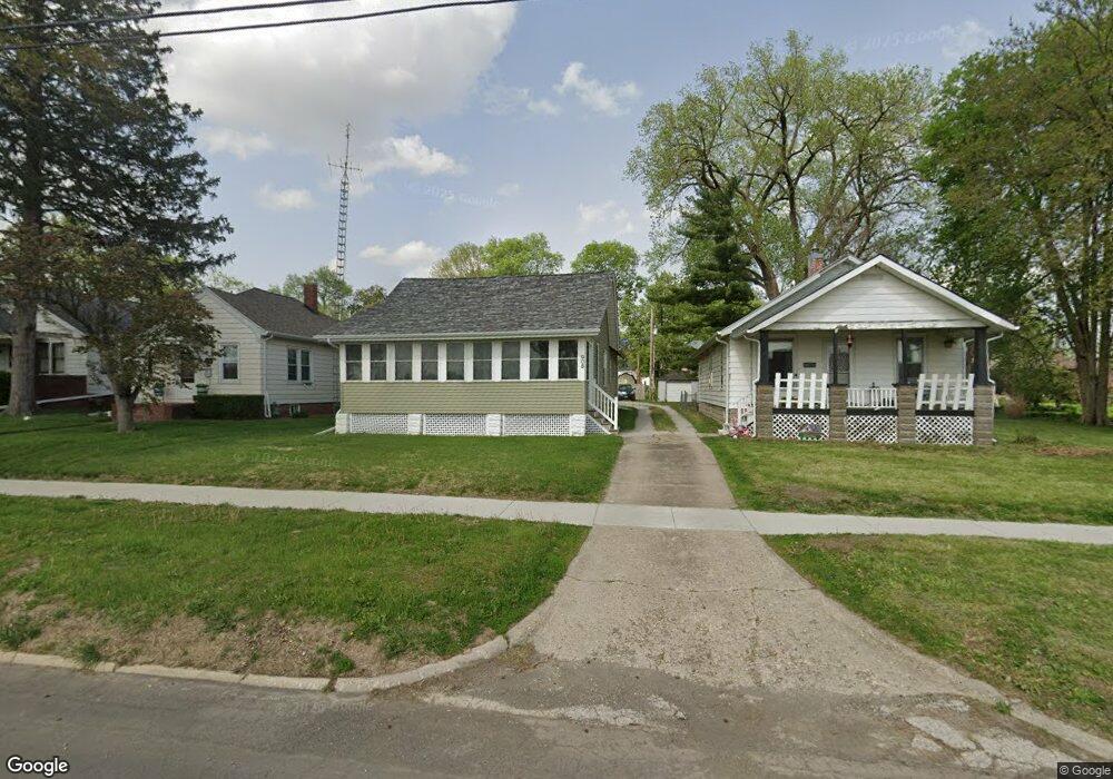 908 Wyatt Ave, Lincoln, IL 62656 - photo 1
