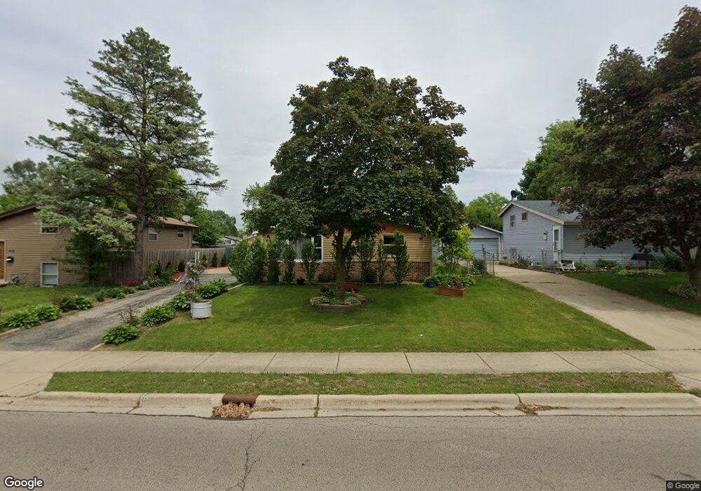 434 Tulsa Ave, Carpentersville, IL 60110 - photo 1