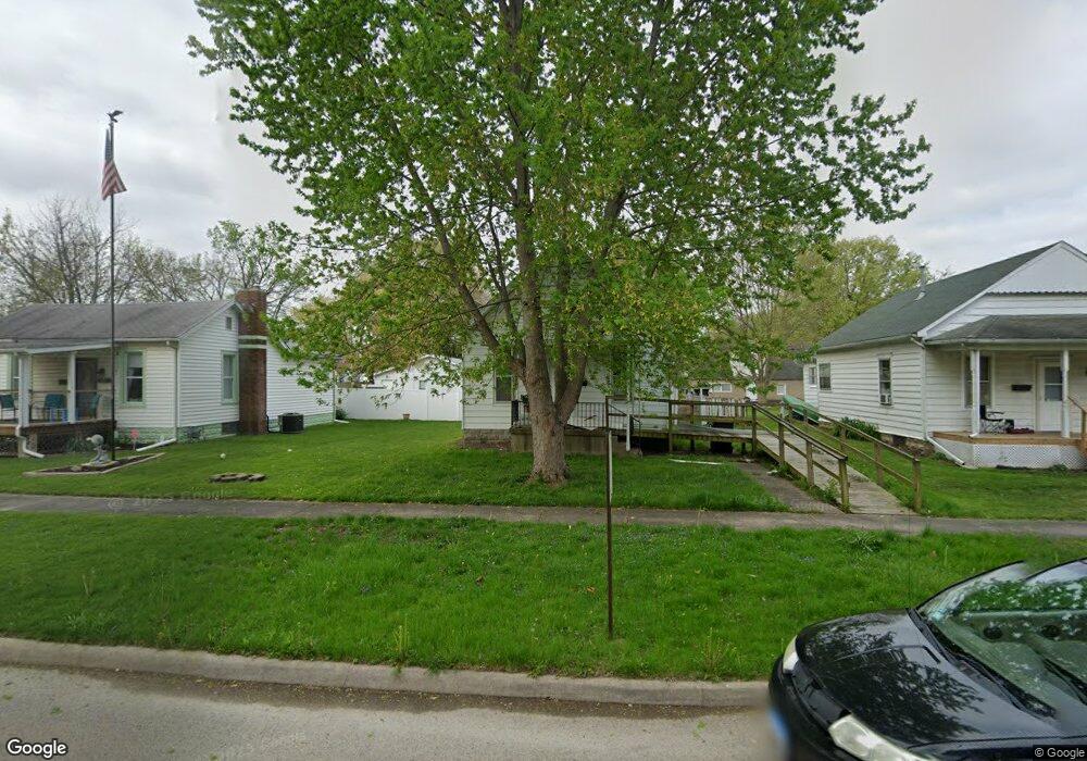 1307 Broadway St, Lincoln, IL 62656 - photo 1
