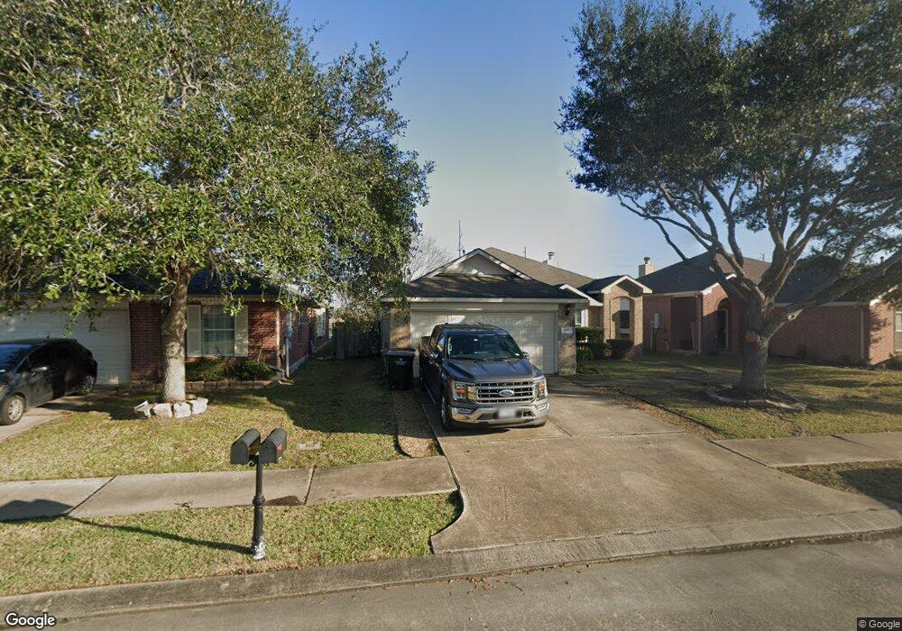 697 Columbia St, Alvin, TX 77511 - photo 1