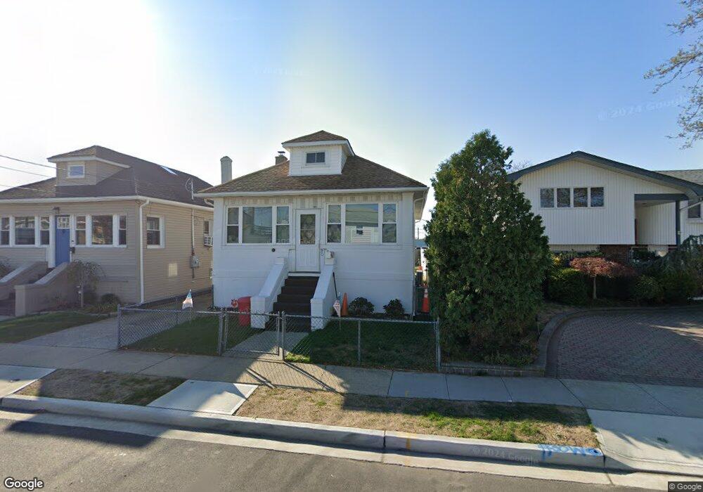 20 Carolina Ave, Island Park, NY 11558 - photo 1