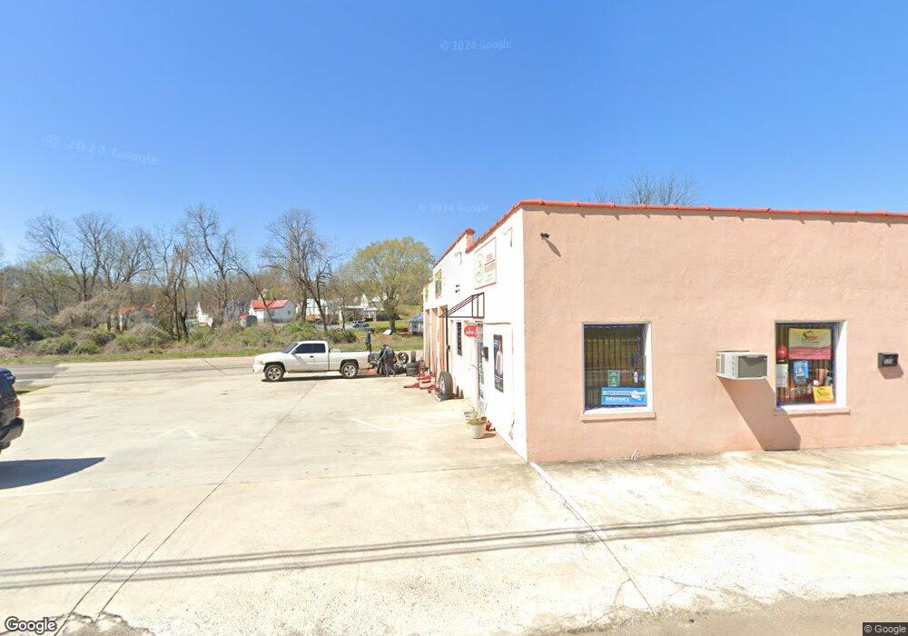 725 Greensboro Ave, Siler City, NC 27344 - photo 1