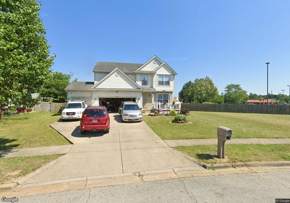 940 Harbinger Cir E, Columbus, OH 43213 - photo 1