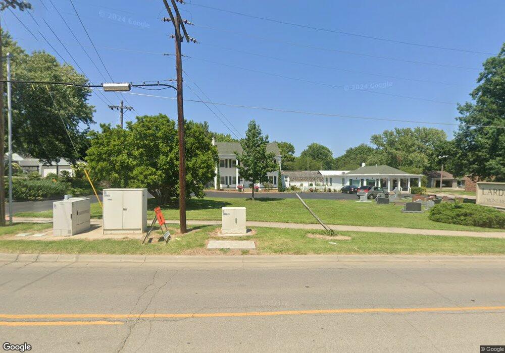 3010 SW 10th Ave, Topeka, KS 66604 - photo 1