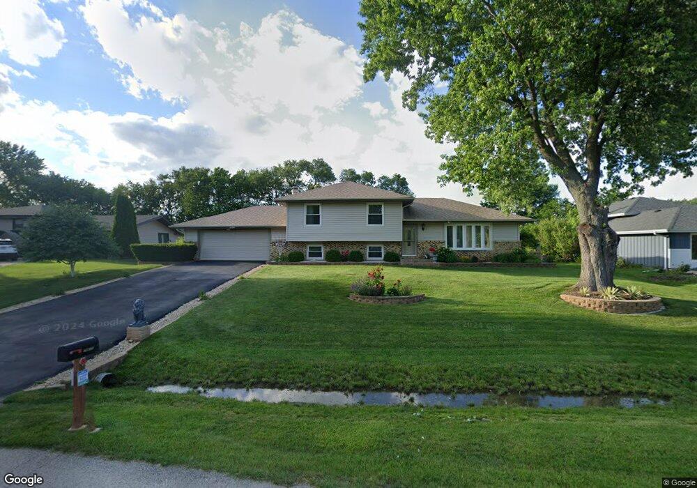 29W102 Wagner Rd, Naperville, IL 60564 - photo 1