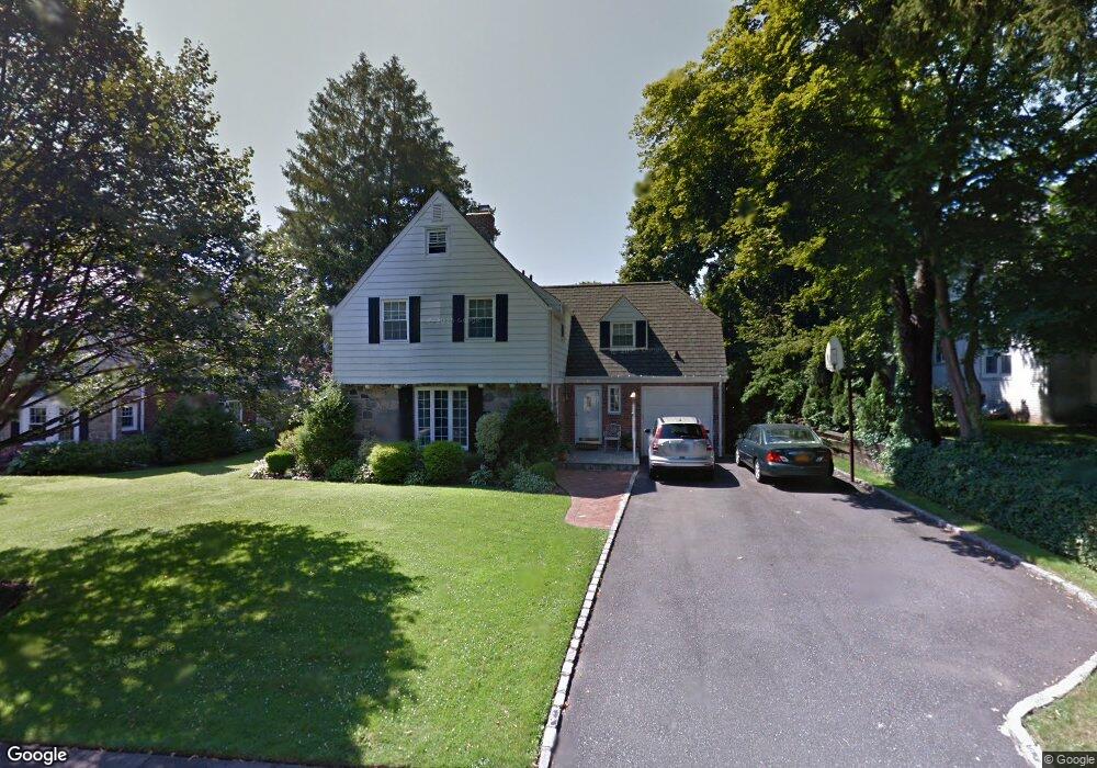 78 Bourndale Rd S, Manhasset, NY 11030 - photo 1