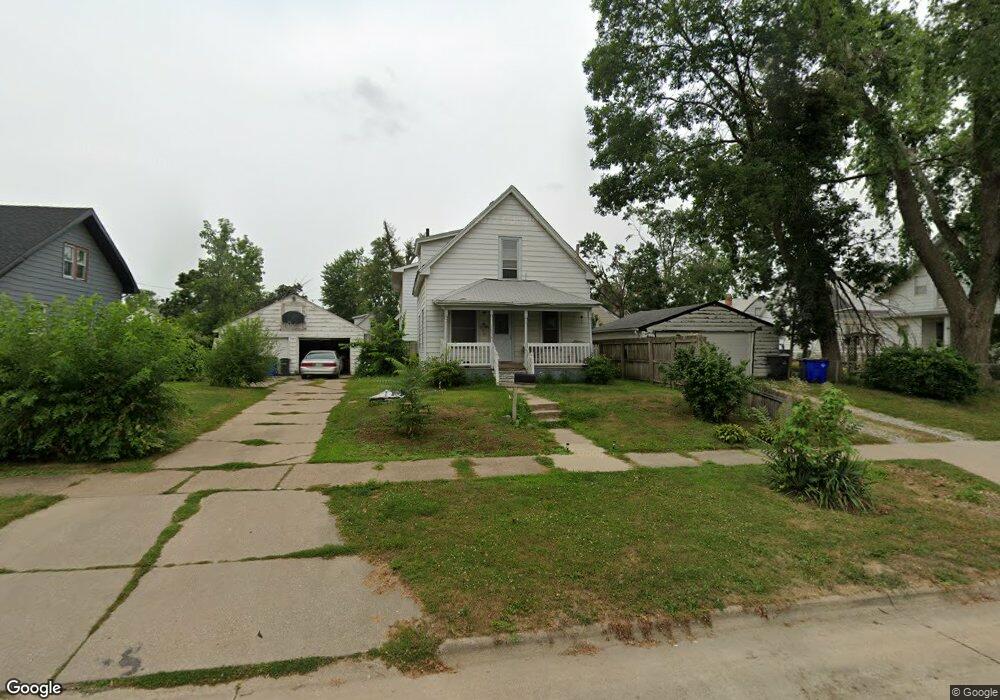 1414 L St SW, Cedar Rapids, IA 52404 - photo 1