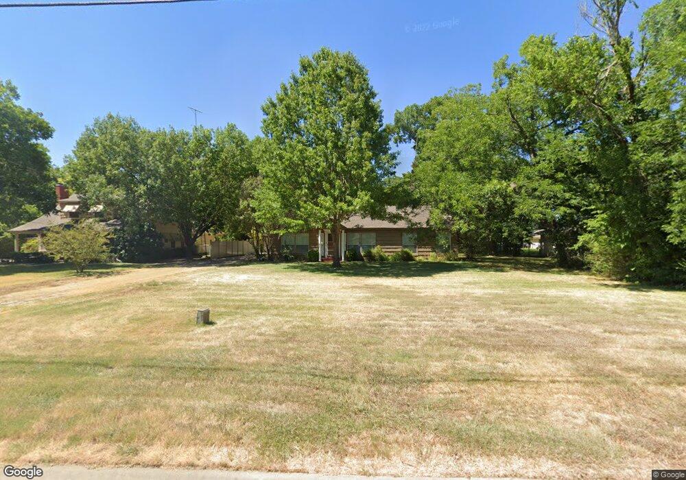 1711 E California St, Gainesville, TX 76240 - photo 1