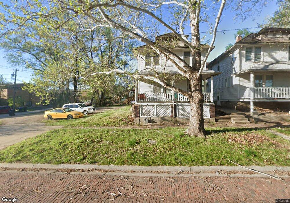 619 SW 7th St, Topeka, KS 66603 - photo 1