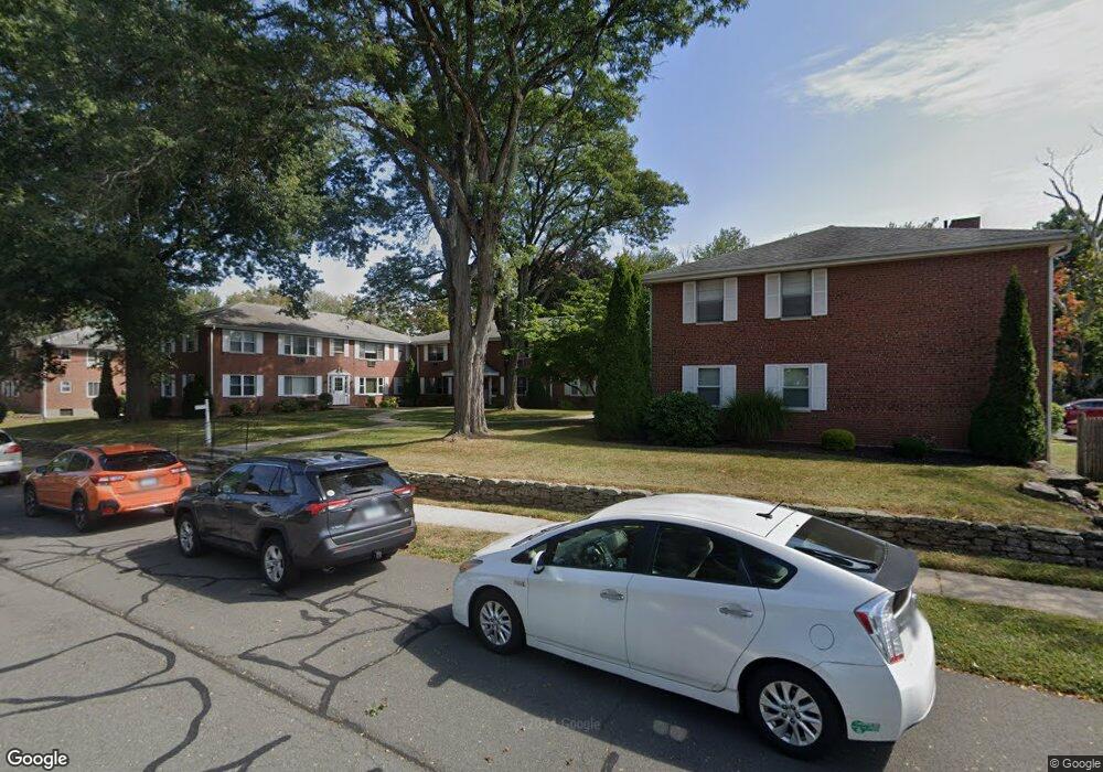 109 Shadow Ln unit A, West Hartford, CT 06110 - photo 1