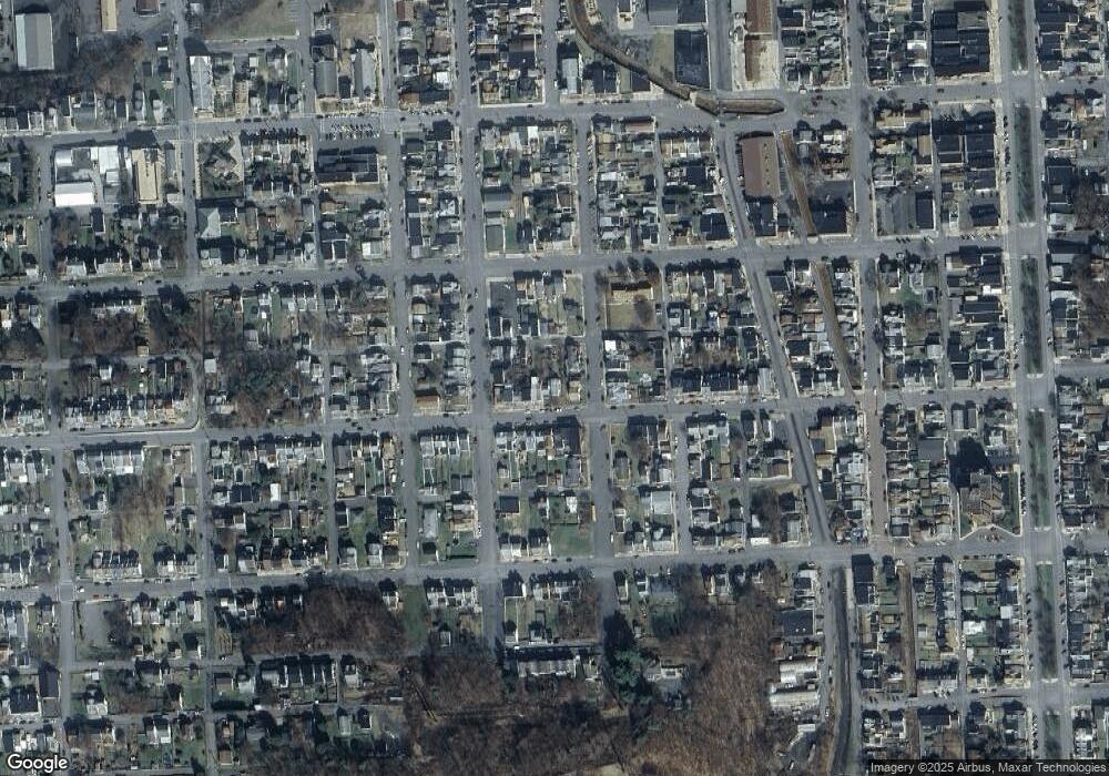 611 W Pine St, Shamokin, PA 17872 - photo 1