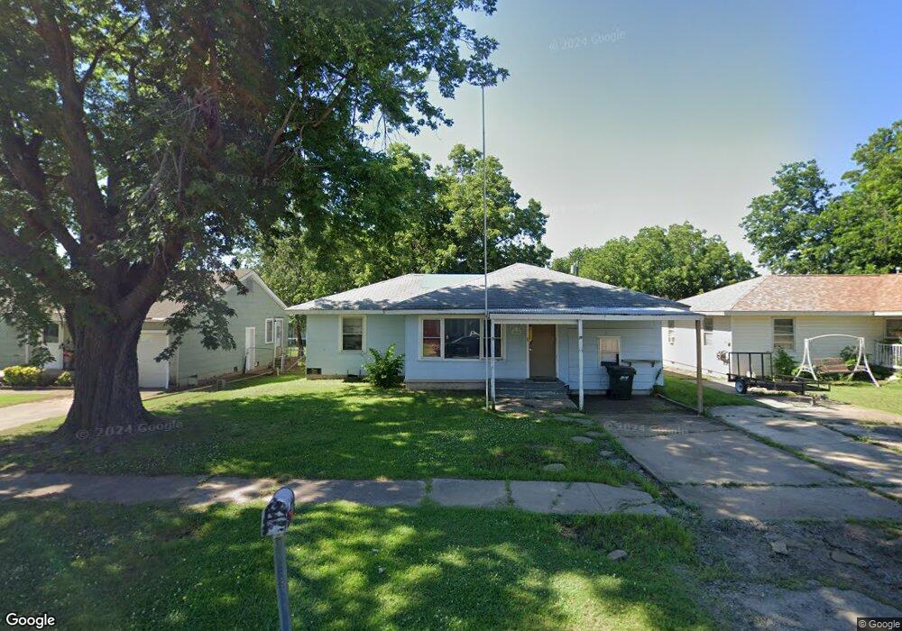 413 E 8th St, Cushing, OK 74023 - photo 1