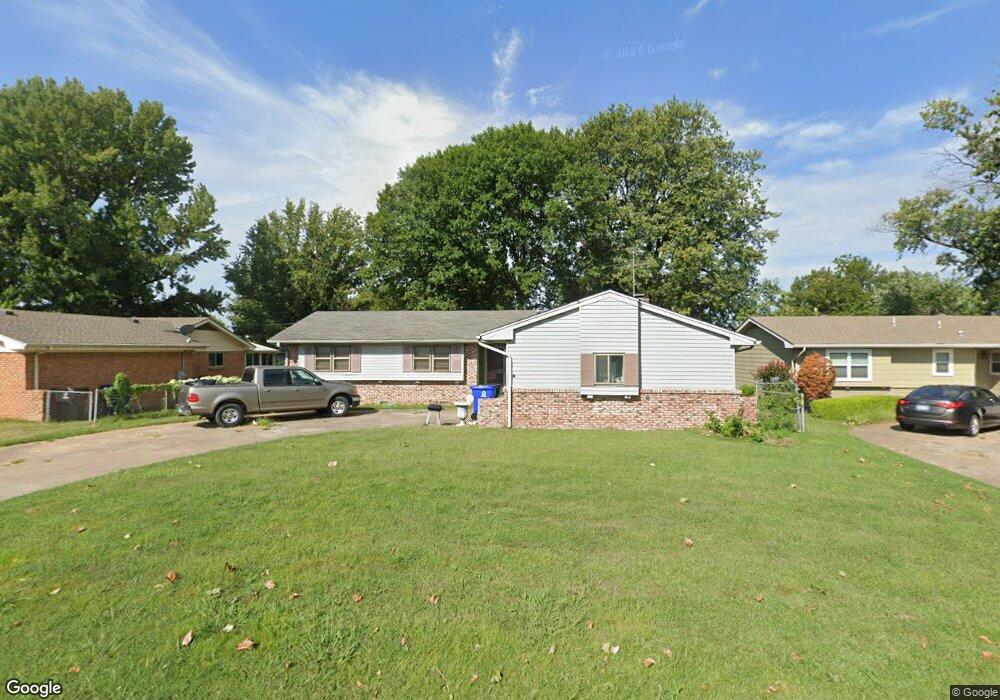 1810 S Ash Place, Broken Arrow, OK 74012 - photo 1