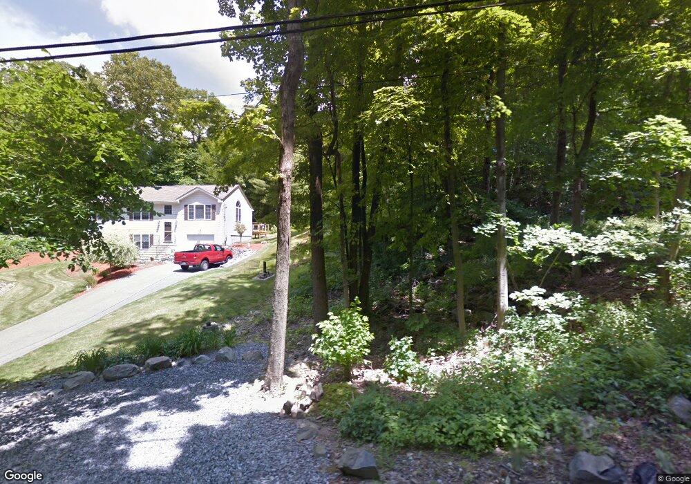 285 Lippitt Ave, Cumberland, RI 02864 - photo 1