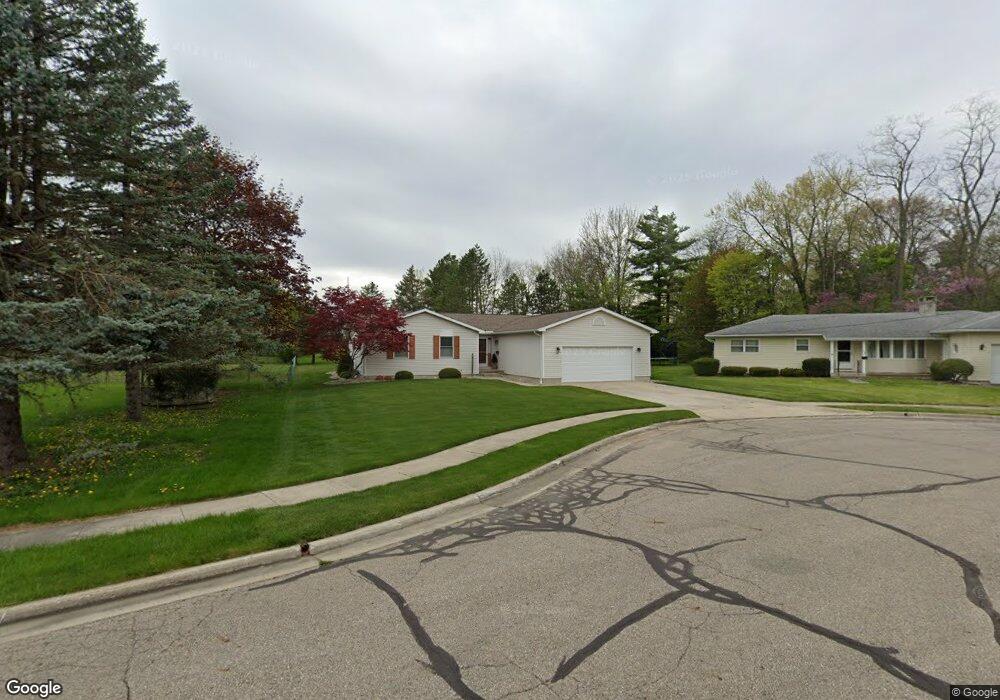 415 Maplewood Ct, Adrian, MI 49221 - photo 1