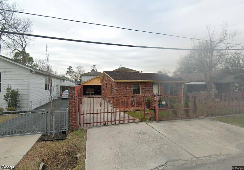 1209 1/2 Idylwild St, Houston, TX 77009 - photo 1