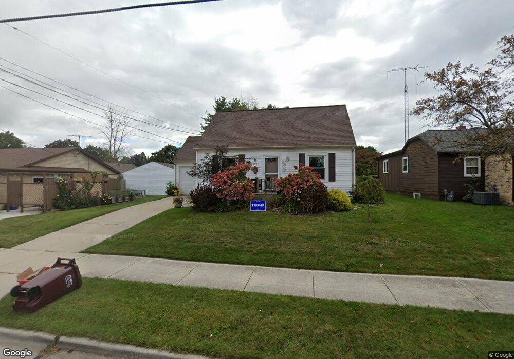 1211 N 21st St, Manitowoc, WI 54220 - photo 1