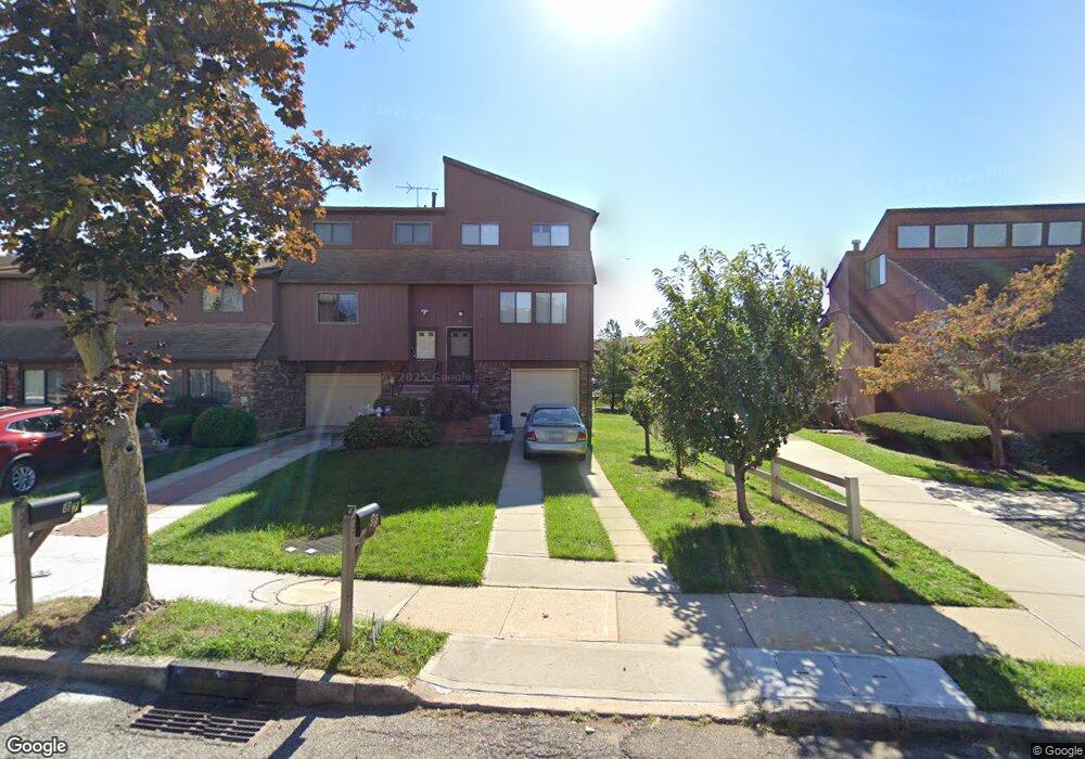 85 Gateway Dr, Staten Island, NY 10304 - photo 1