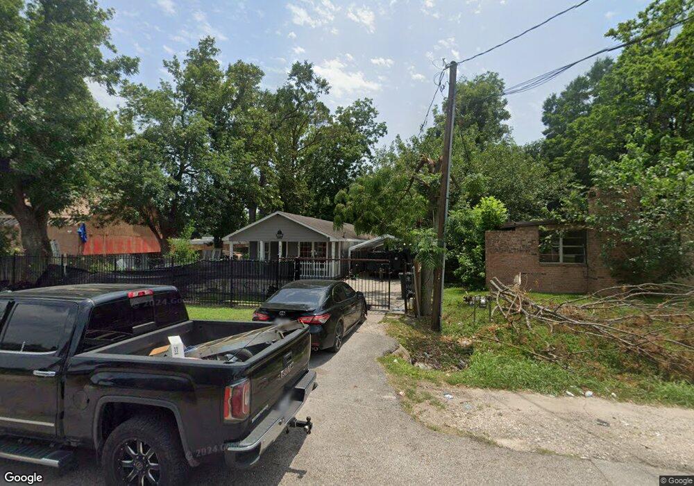 909 Fortune St, Houston, TX 77088 - photo 1