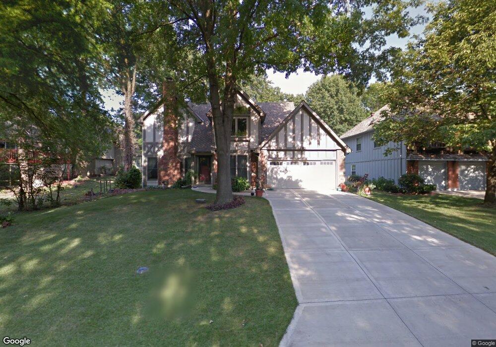 8005 Rosehill Rd, Lenexa, KS 66215 - photo 1