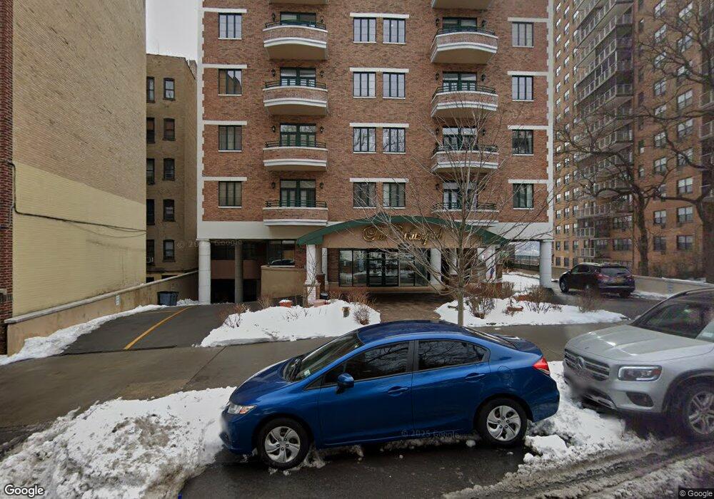 3816 Waldo Ave unit 2A, Bronx, NY 10463 - photo 1