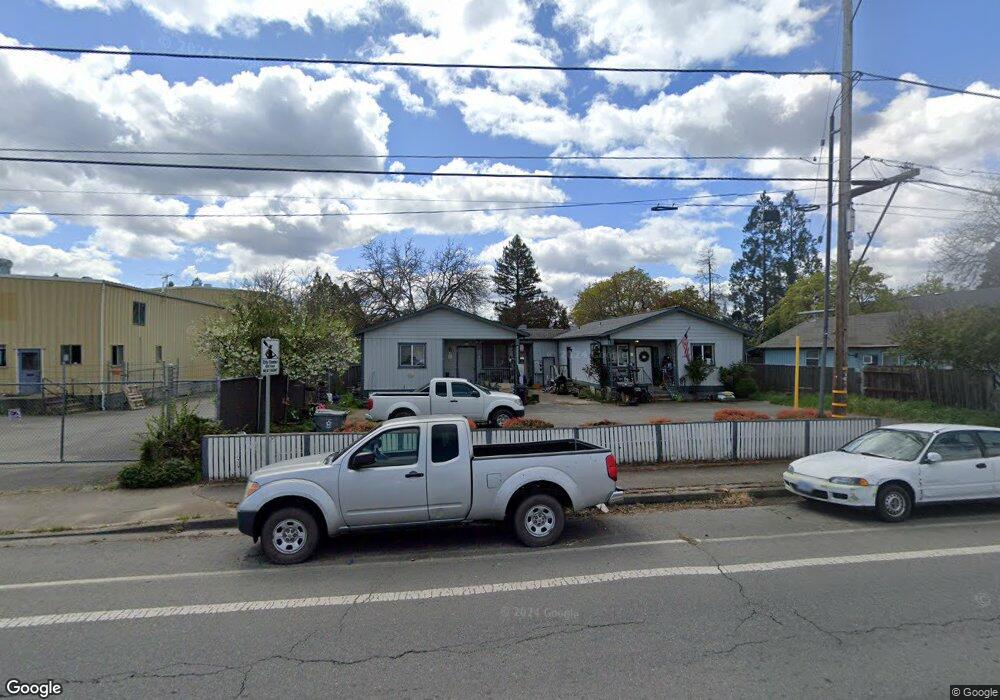 553 SW G St, Grants Pass, OR 97526 - photo 1