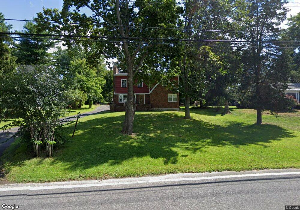 582 St Davids Ln, Schenectady, NY 12309 - photo 1