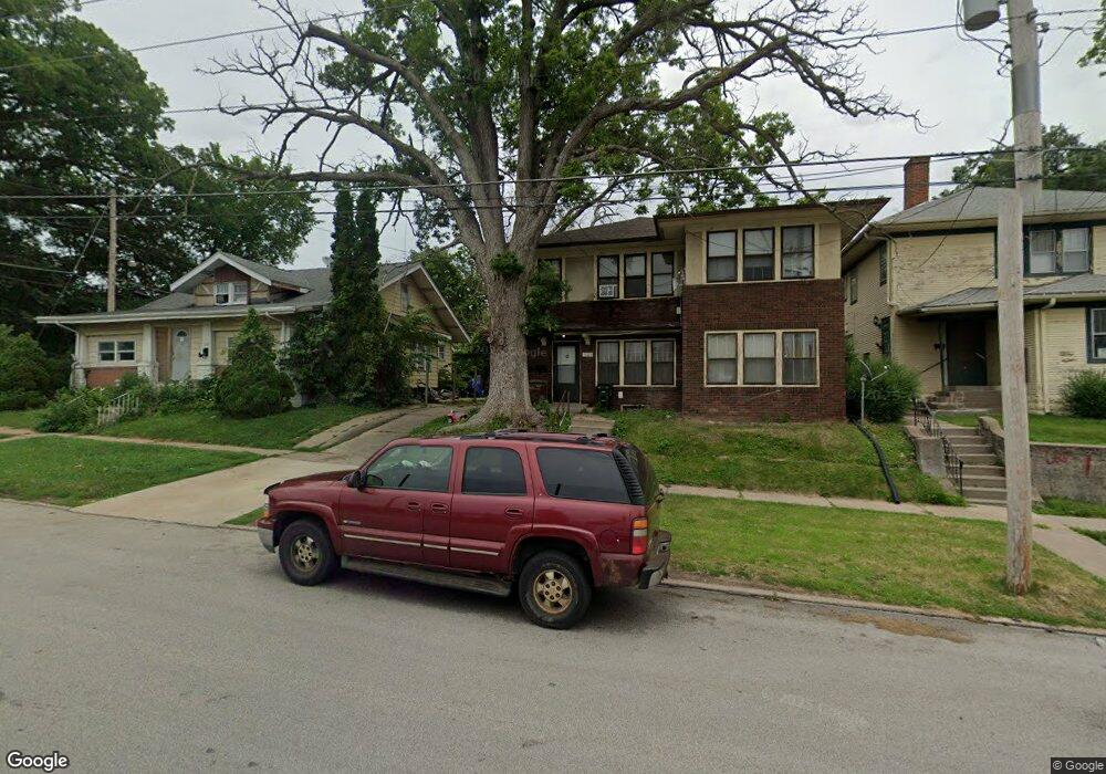 1816-1816 1/2 Pershing St, Davenport, IA 52803 - photo 1