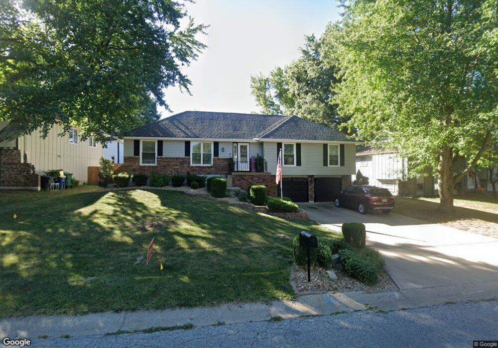 1608 NW Willowbrook Dr, Blue Springs, MO 64015 - photo 1