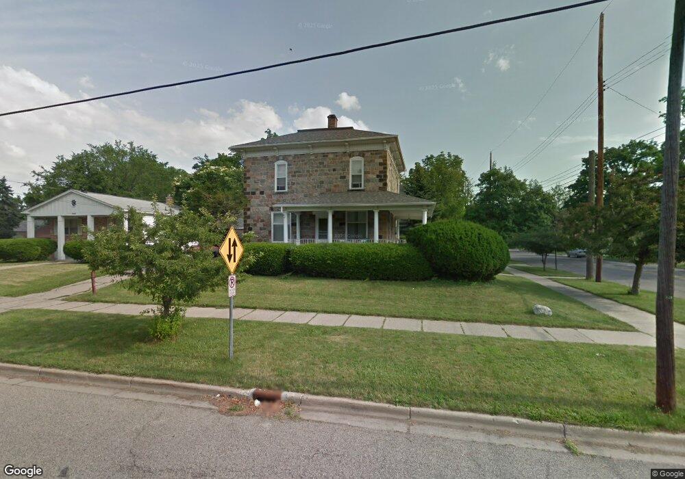 301 N Butler Blvd, Lansing, MI 48915 - photo 1