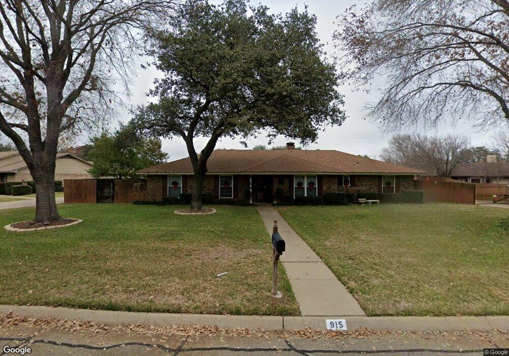 915 Highland Dr, Cleburne, TX 76033 - photo 1