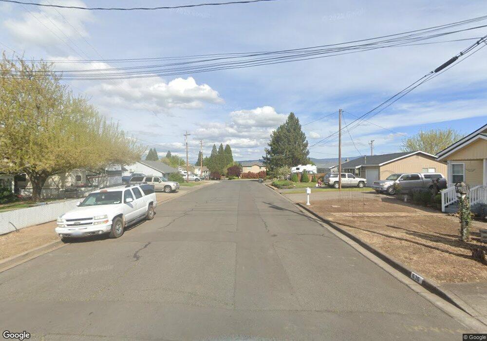 663 Cedar St, Central Point, OR 97502 - photo 1