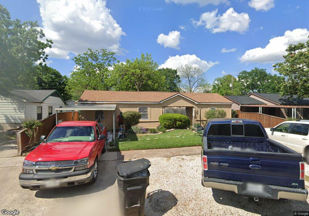 233 Lena Dr, Houston, TX 77022 - photo 1