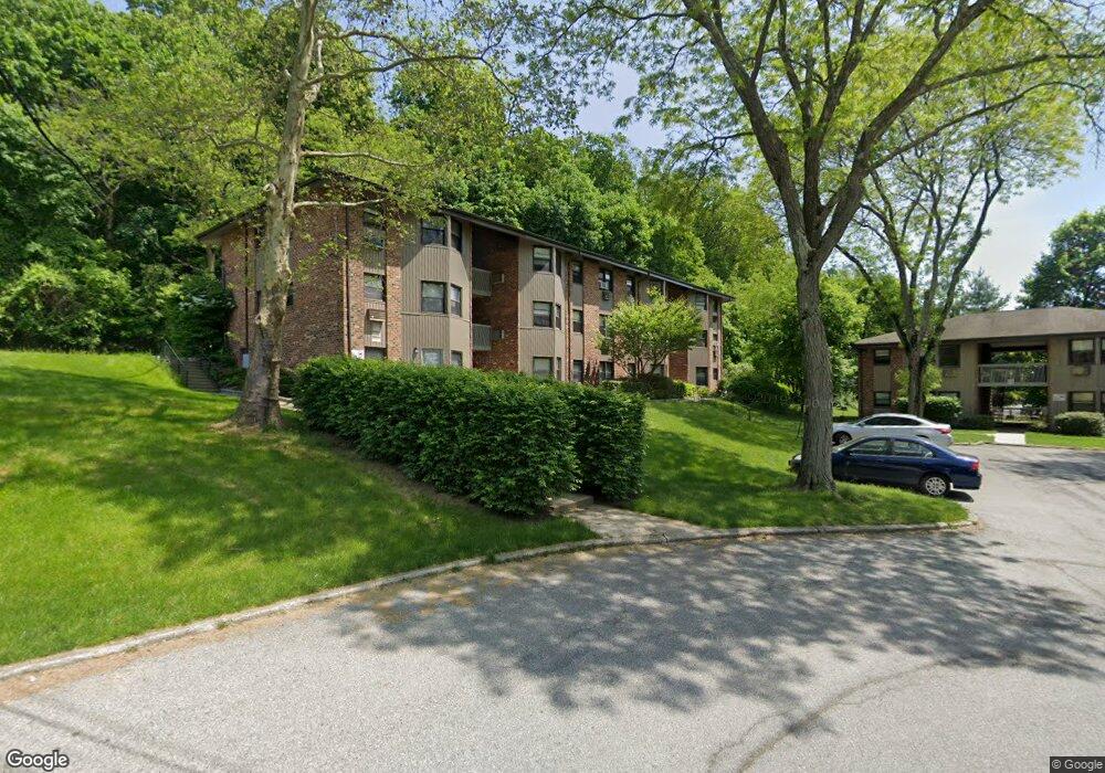 61 Charter Cir unit C5, Ossining, NY 10562 - photo 1