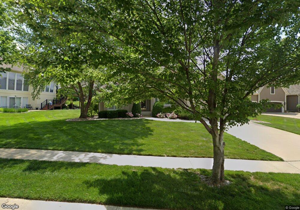 20528 W 98th Place, Lenexa, KS 66220 - photo 1