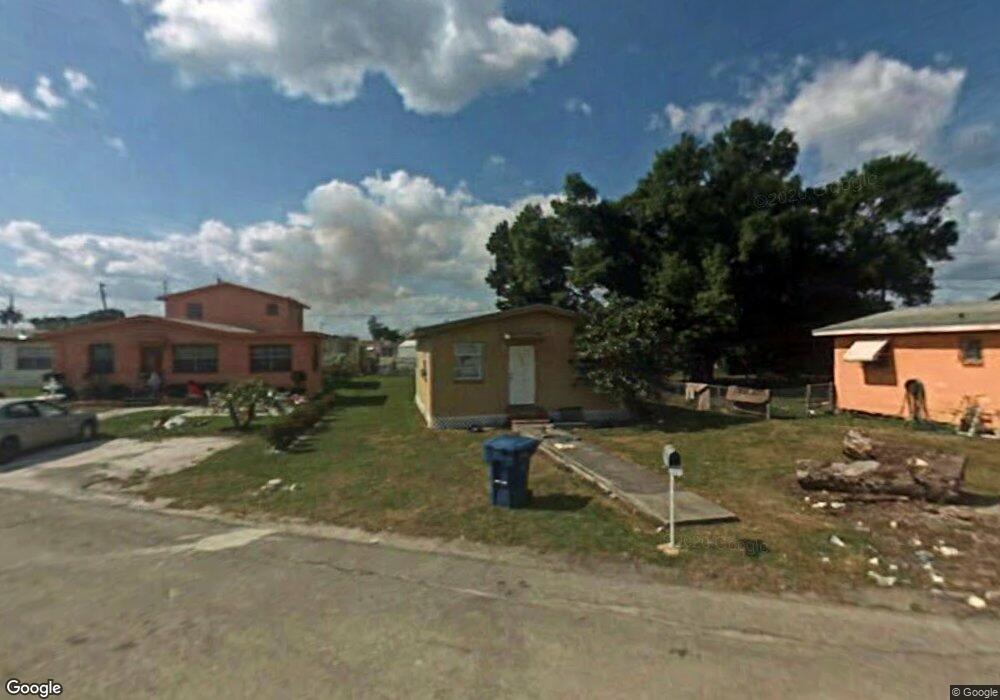 680 SW 9th St, Belle Glade, FL 33430 - photo 1