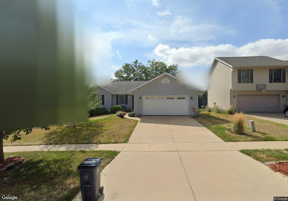 3730 Monarch Dr SW, Cedar Rapids, IA 52404 - photo 1