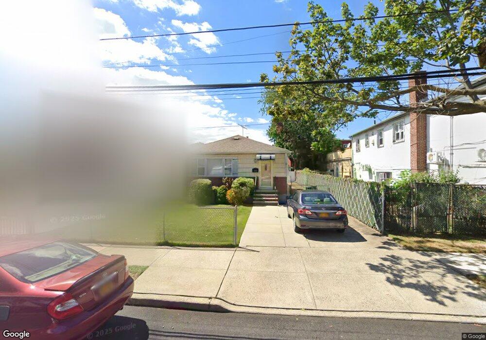 8414 264th St, Floral Park, NY 11001 - photo 1