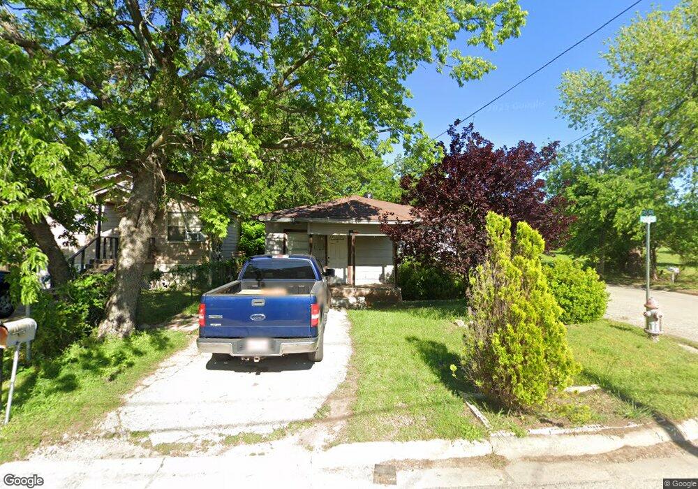 214 S Schopmeyer St, Gainesville, TX 76240 - photo 1