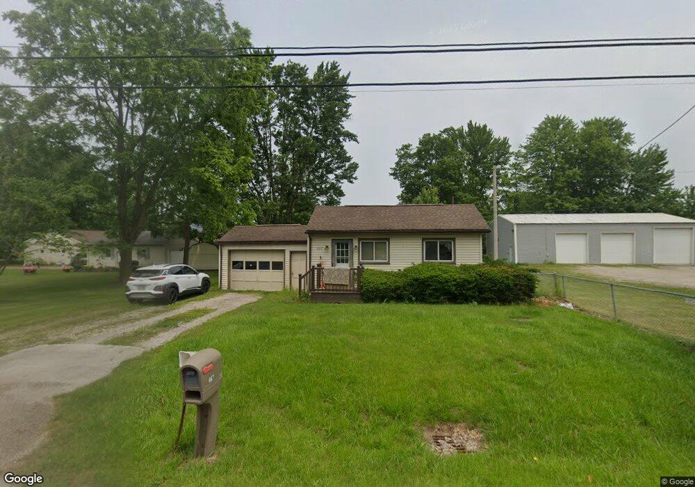 667 E Beech St, Jefferson, OH 44047 - photo 1
