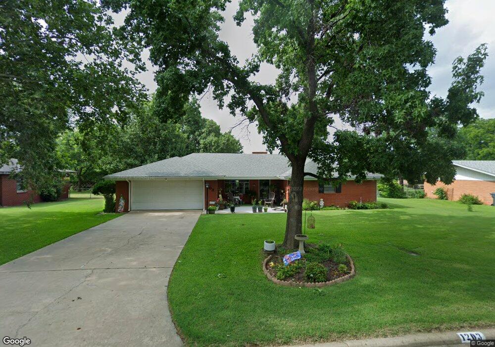 1203 N Meadow Dr, Ardmore, OK 73401 - photo 1