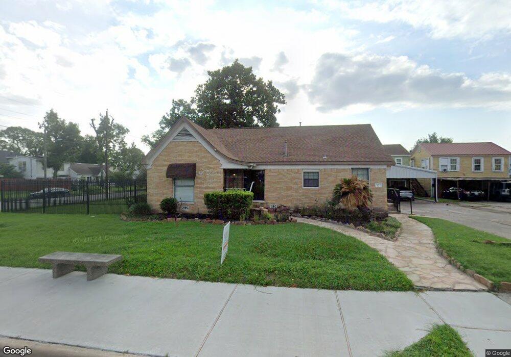 5012 1/2 Irvington Blvd, Houston, TX 77009 - photo 1