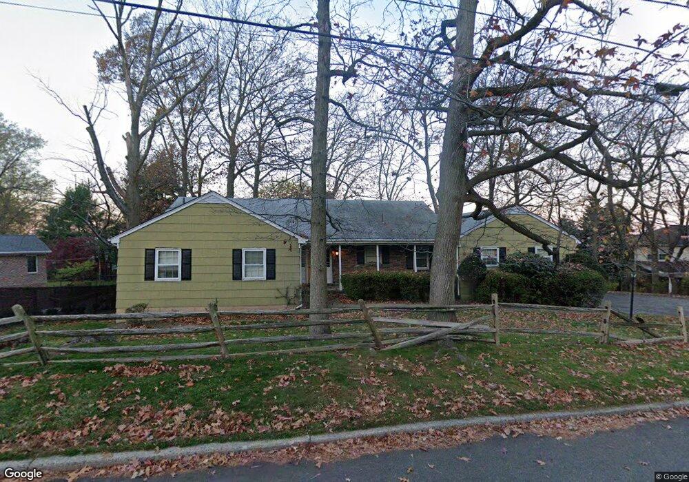 580 Nordhoff Dr, Leonia, NJ 07605 - photo 1