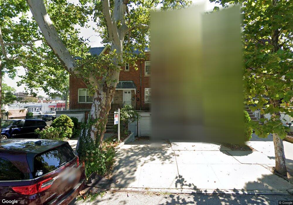 3213 Utopia Pkwy, Flushing, NY 11358 - photo 1