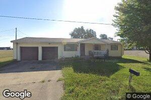 903 S 2nd St, Hiawatha, KS 66434